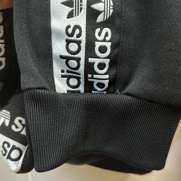 Adidas jogger small - Picture 6 of 7